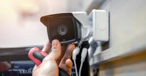 פלאי הטכנולוגיה למה חשוב להתקין מצלמות אבטחה לבניין שלכם